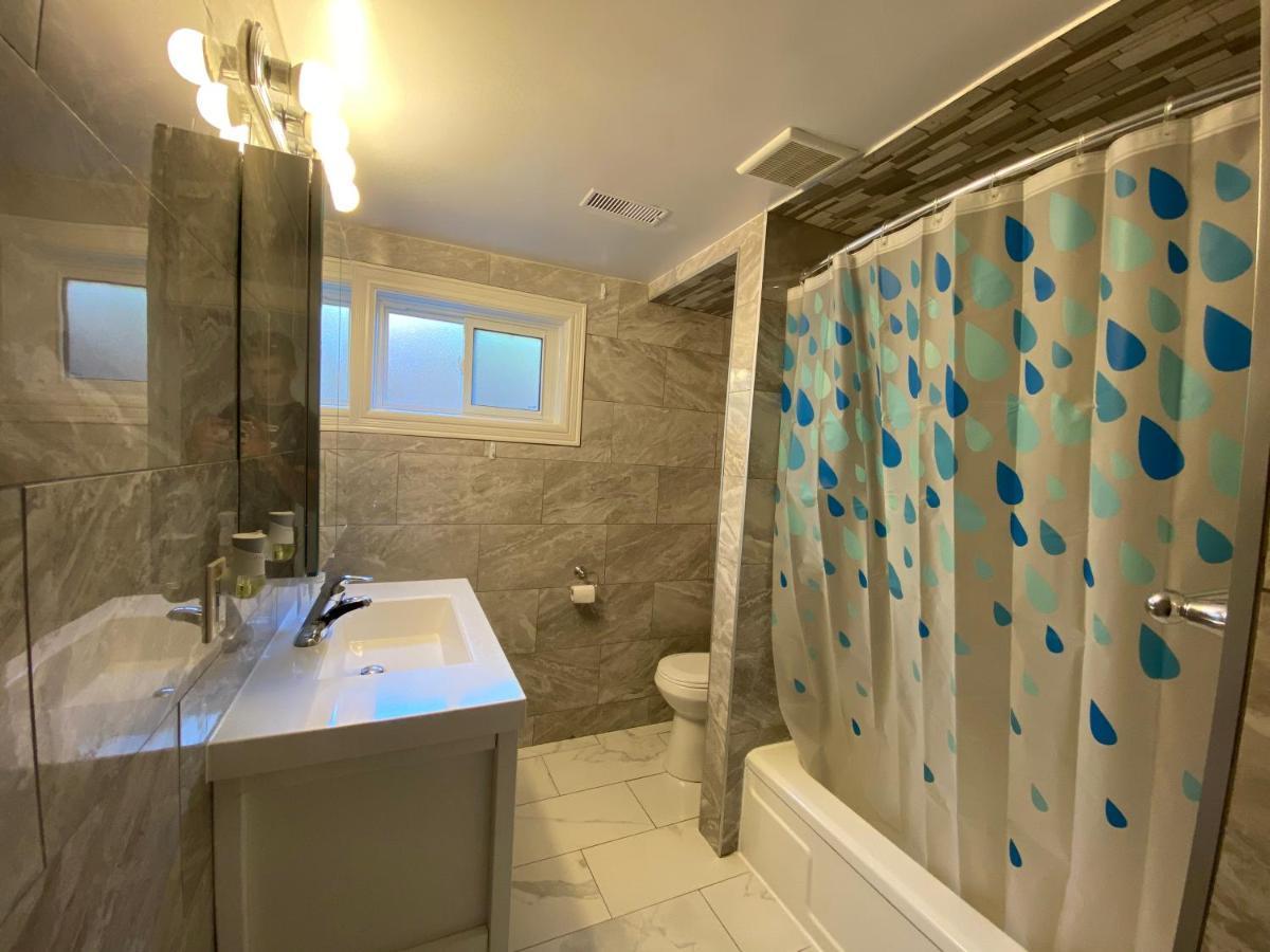 Yonge And Finch Subway !S Spacious And Modern Private Bd With Shared Bathroom Τορόντο Εξωτερικό φωτογραφία