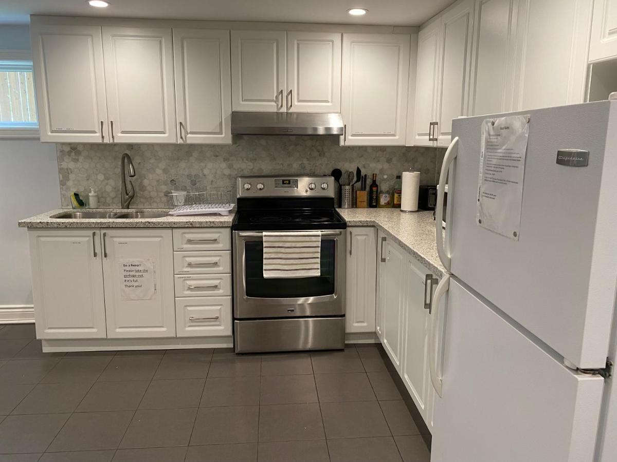 Yonge And Finch Subway !S Spacious And Modern Private Bd With Shared Bathroom Τορόντο Εξωτερικό φωτογραφία