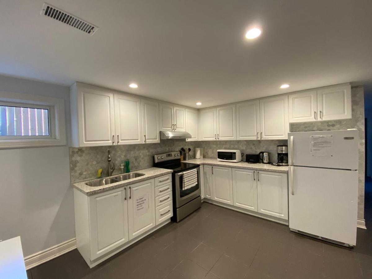 Yonge And Finch Subway !S Spacious And Modern Private Bd With Shared Bathroom Τορόντο Εξωτερικό φωτογραφία