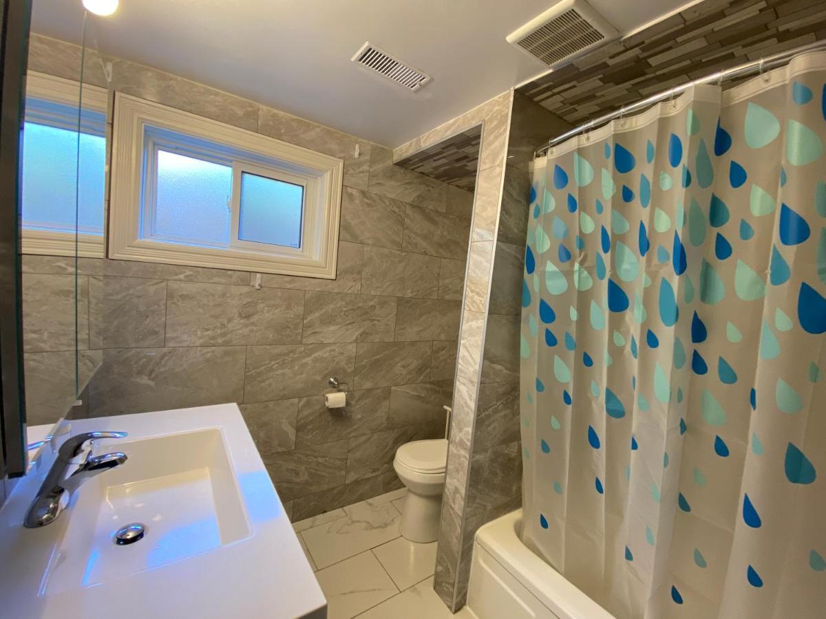 Yonge And Finch Subway !S Spacious And Modern Private Bd With Shared Bathroom Τορόντο Εξωτερικό φωτογραφία